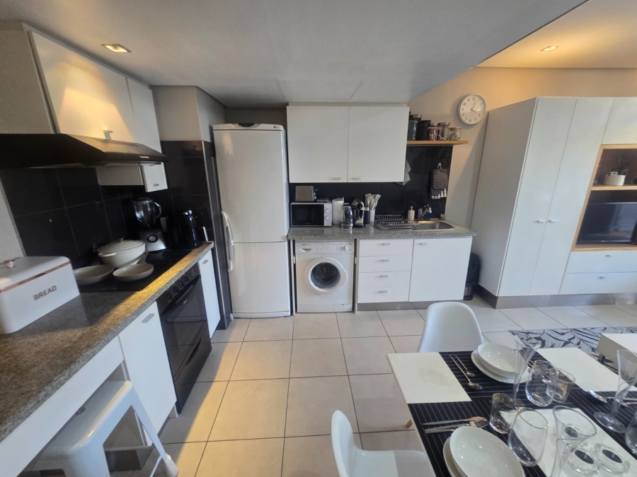 To Let 1 Bedroom Property for Rent in De Waterkant Western Cape